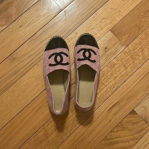 Chanel pink tweed and black patent espadrilles - Picture 1 of 5